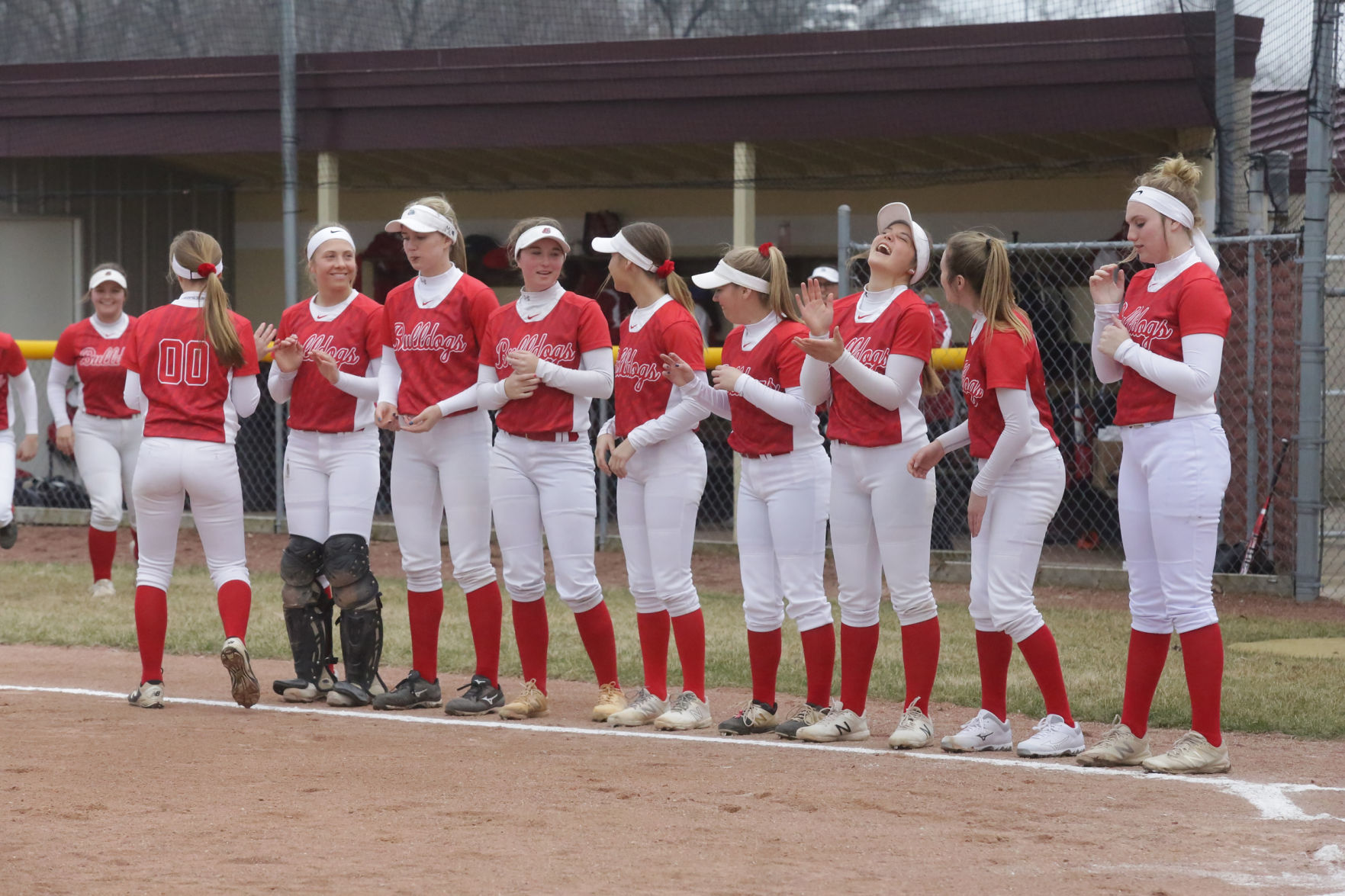 Gallery Bulldogs vs Trojans in softball